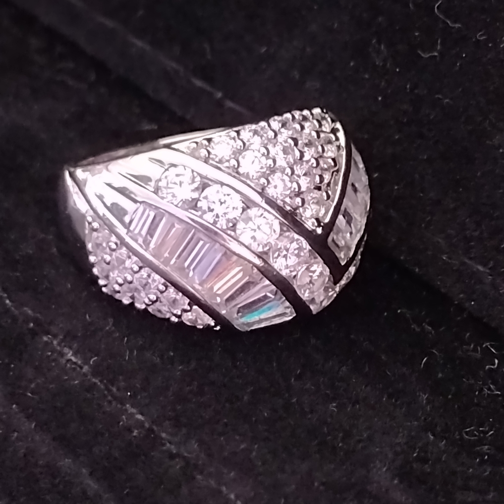 Cubic Zirconia Diamond Ring Size 6 New without tags Item #012